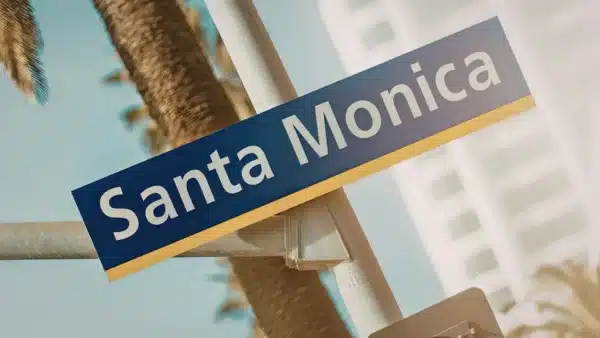 Expert Santa Monica Injury Lawyer Meeting With an Injured Client to Review an Accident Case and Rights